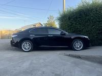 Toyota Camry 2019 годаfor15 500 000 тг. в Семей