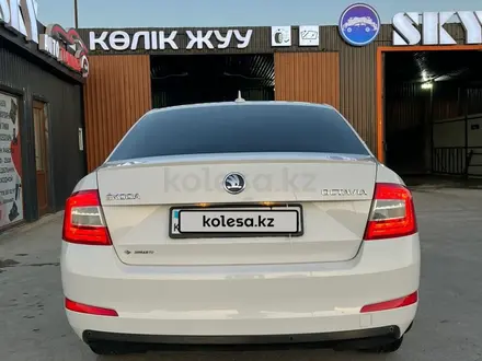 Skoda Octavia 2013 года за 5 999 999 тг. в Атырау – фото 17