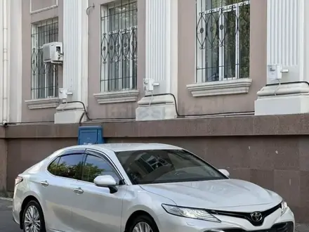 Toyota Camry 2019 года за 14 500 000 тг. в Тараз