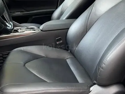 Toyota Camry 2019 года за 14 500 000 тг. в Тараз – фото 22