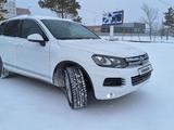 Volkswagen Touareg 2012 года за 10 000 000 тг. в Костанай – фото 2