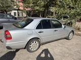 Mercedes-Benz C 180 1993 года за 1 700 000 тг. в Караганда – фото 2