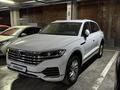Volkswagen Touareg 2023 года за 25 000 000 тг. в Астана