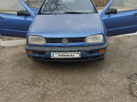 Volkswagen Golf 1995 года за 1 600 000 тг. в Атакент – фото 5