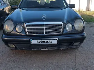 Mercedes-Benz E 230