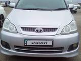 Toyota Ipsum 2004 года за 4 000 000 тг. в Атырау