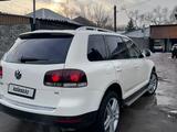 Volkswagen Touareg 2007 года за 8 500 000 тг. в Алматы – фото 4