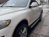 Volkswagen Touareg 2007 года за 8 500 000 тг. в Алматы – фото 5