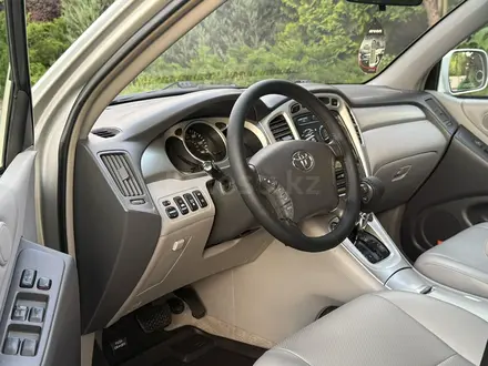 Toyota Highlander 2004 года за 8 400 000 тг. в Алматы – фото 28