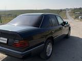 Mercedes-Benz E 200 1993 года за 1 600 000 тг. в Шымкент – фото 5