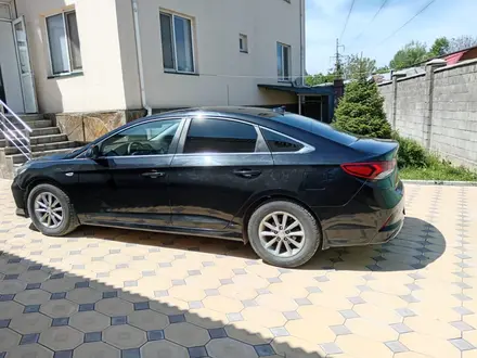 Hyundai Sonata 2018 года за 8 000 000 тг. в Алматы – фото 2