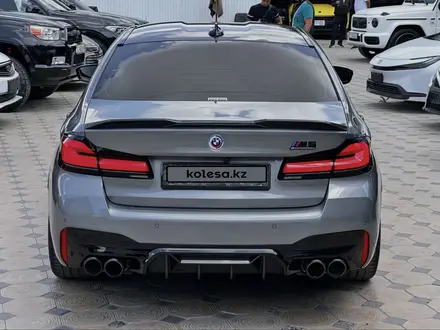 BMW M5 2022 года за 49 100 000 тг. в Алматы – фото 2