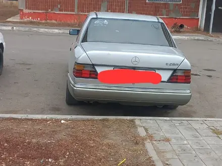 Mercedes-Benz E 260 1992 года за 2 000 000 тг. в Караганда – фото 4