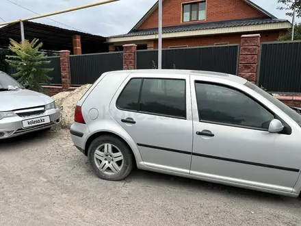 Volkswagen Golf 2000 года за 1 500 000 тг. в Алматы