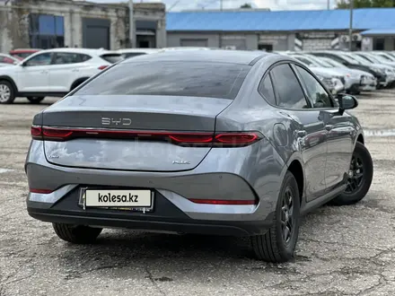 BYD Qin L DM-i 2025 года за 7 500 000 тг. в Актобе – фото 4