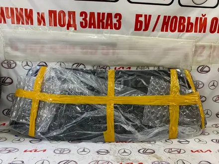 Задний новый оригинал лобовое стекло лх 570 68105-60320 за 235 000 тг. в Шымкент