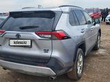 Toyota RAV4 2021 годаүшін13 500 000 тг. в Актобе – фото 3