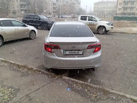 Toyota Camry 2013 года за 7 800 000 тг. в Атырау – фото 4