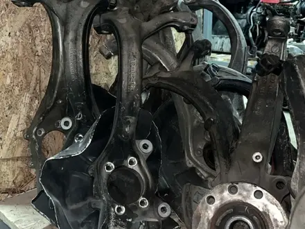 Поворотный кулак (цапфа) VAG Skoda Volkswagen за 20 000 тг. в Алматы