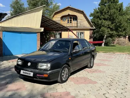 Volkswagen Vento 1992 года за 790 000 тг. в Алматы