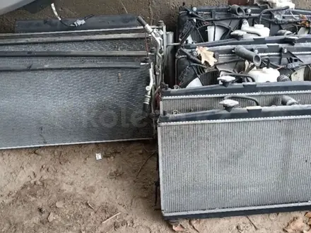 Радиатор основной и кондиционера двигателя вентиляторы охлаждения за 75 000 тг. в Алматы