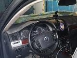 Volkswagen Touareg 2007 года за 6 300 000 тг. в Алматы – фото 4