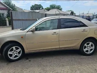 Toyota Camry, 2004