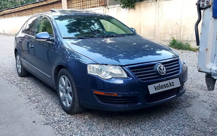 Volkswagen Passat 2005 годаfor4 500 000 тг. в Алматы