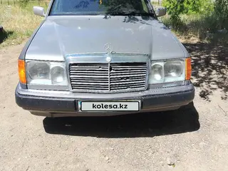 Mercedes-Benz E 230