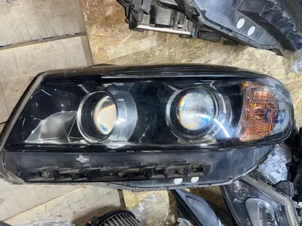 Фара фонарь оригинал HYUNDAI KIA SORENTO за 110 000 тг. в Астана