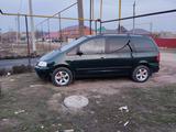 Volkswagen Sharan 2001 годаүшін4 100 000 тг. в Уральск – фото 2