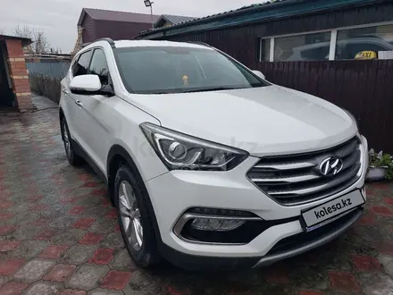 Hyundai Santa Fe 2016 года за 11 800 000 тг. в Уральск