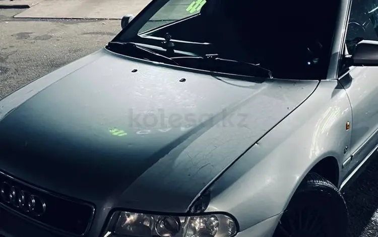 Audi A4 1997 годаfor1 600 000 тг. в Астана