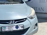 Hyundai Elantra 2013 годаfor6 190 000 тг. в Семей – фото 2