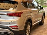 Hyundai Santa Fe 2020 года за 13 500 000 тг. в Талдыкорган – фото 2