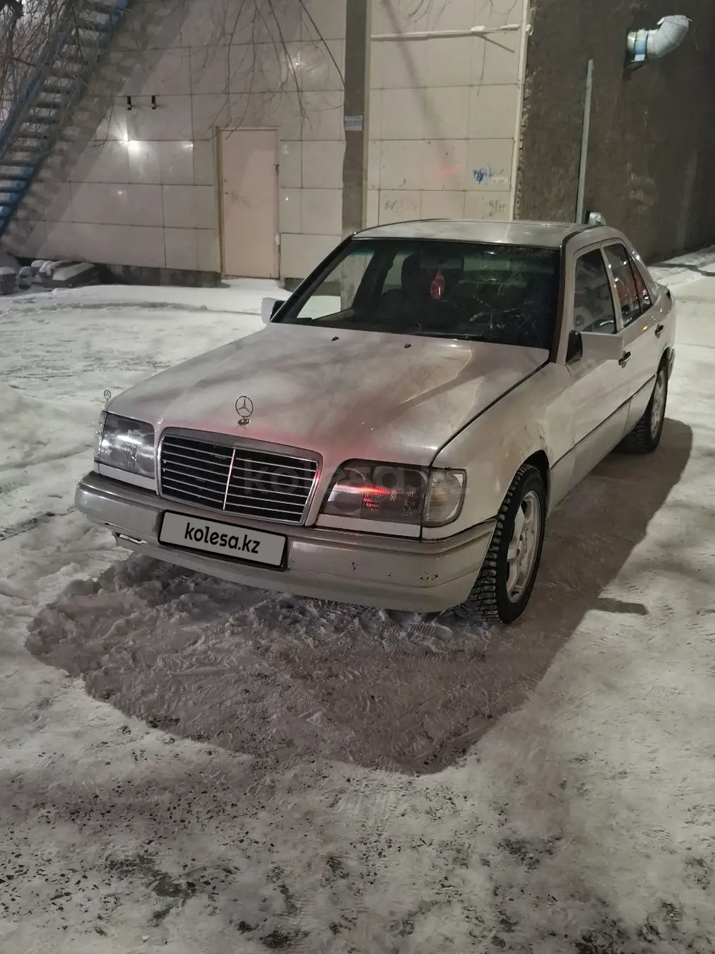 Mercedes-Benz E-Class, 1990