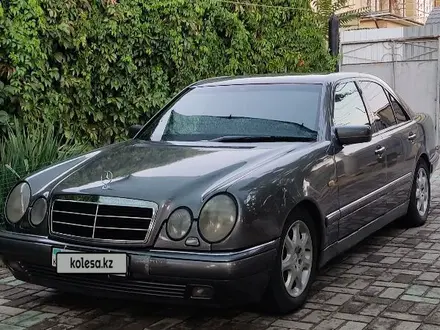 Mercedes-Benz E 280 1997 года за 2 500 000 тг. в Алматы – фото 2