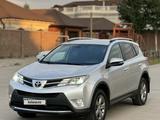 Toyota RAV4 2015 годаүшін10 200 000 тг. в Актобе – фото 2