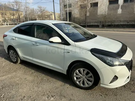 Hyundai Accent 2020 года за 8 000 000 тг. в Жезказган – фото 2