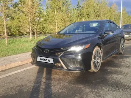 Toyota Camry 2022 года за 14 899 418 тг. в Караганда – фото 3