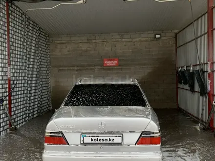 Mercedes-Benz E 230 1989 года за 500 000 тг. в Шымкент – фото 15
