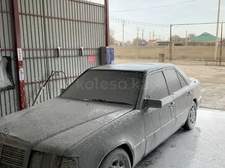 Mercedes-Benz E 230 1989 года за 500 000 тг. в Шымкент – фото 23