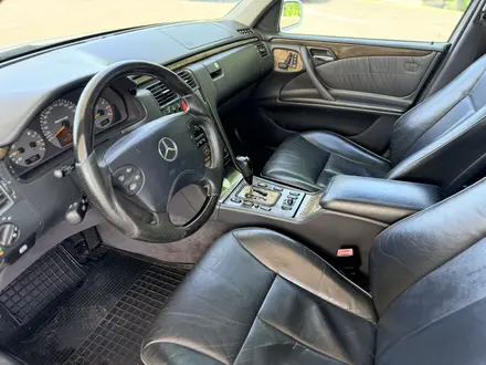 Mercedes-Benz E 55 AMG 2001 года за 10 000 000 тг. в Алматы – фото 17