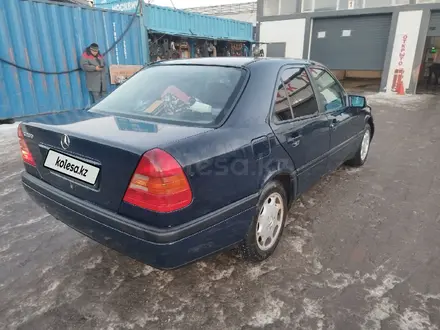 Mercedes-Benz C 200 1995 года за 1 800 000 тг. в Астана – фото 7