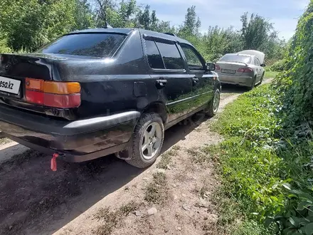 Volkswagen Vento 1995 года за 1 300 000 тг. в Урджар – фото 10