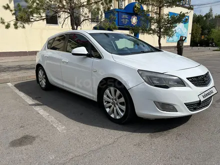 Opel Astra 2012 года за 2 600 000 тг. в Алматы – фото 2