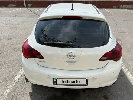 Opel Astra 2012 года за 2 600 000 тг. в Алматы – фото 4