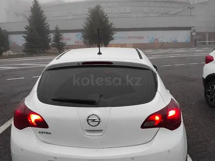 Opel Astra 2012 года за 2 600 000 тг. в Алматы – фото 8