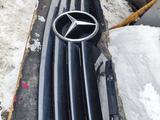Решетка радиатора Mercedes Benz Vaneo w414 за 55 000 тг. в Алматы – фото 2