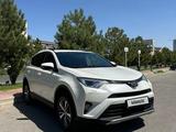 Toyota RAV4 2016 годаүшін11 500 000 тг. в Шымкент